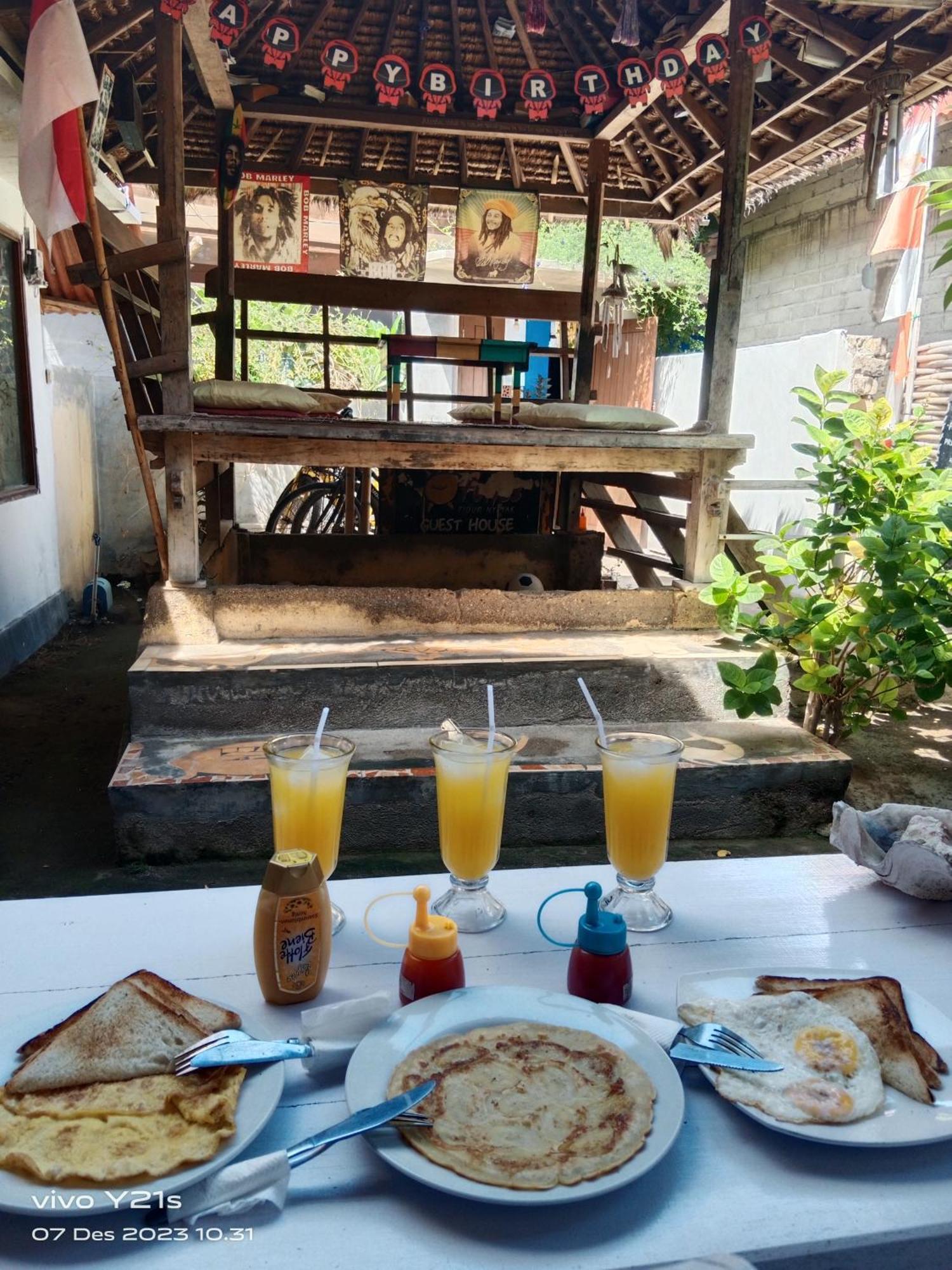Fullesguesthouse Τζίλι Τραγουανγκάν Εξωτερικό φωτογραφία